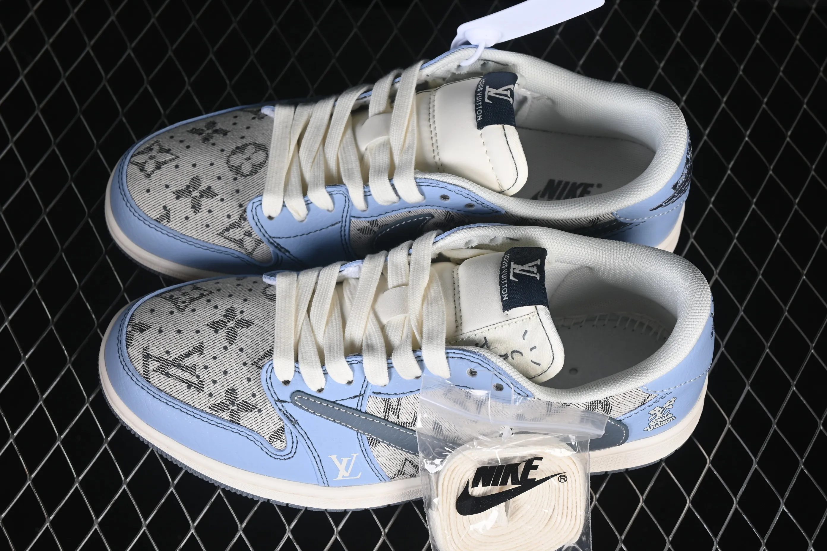 All categories Air Jordan Jordan series basketball shoes Air Jordan 1 Low High-end customized low-top sneakers Travis Scott x Fragment Design x Air Jordan 1 Low OG SP AJ1 Joe 1 joint sky blue gray cloth print low-top cultural casual sneakers XS7089-606